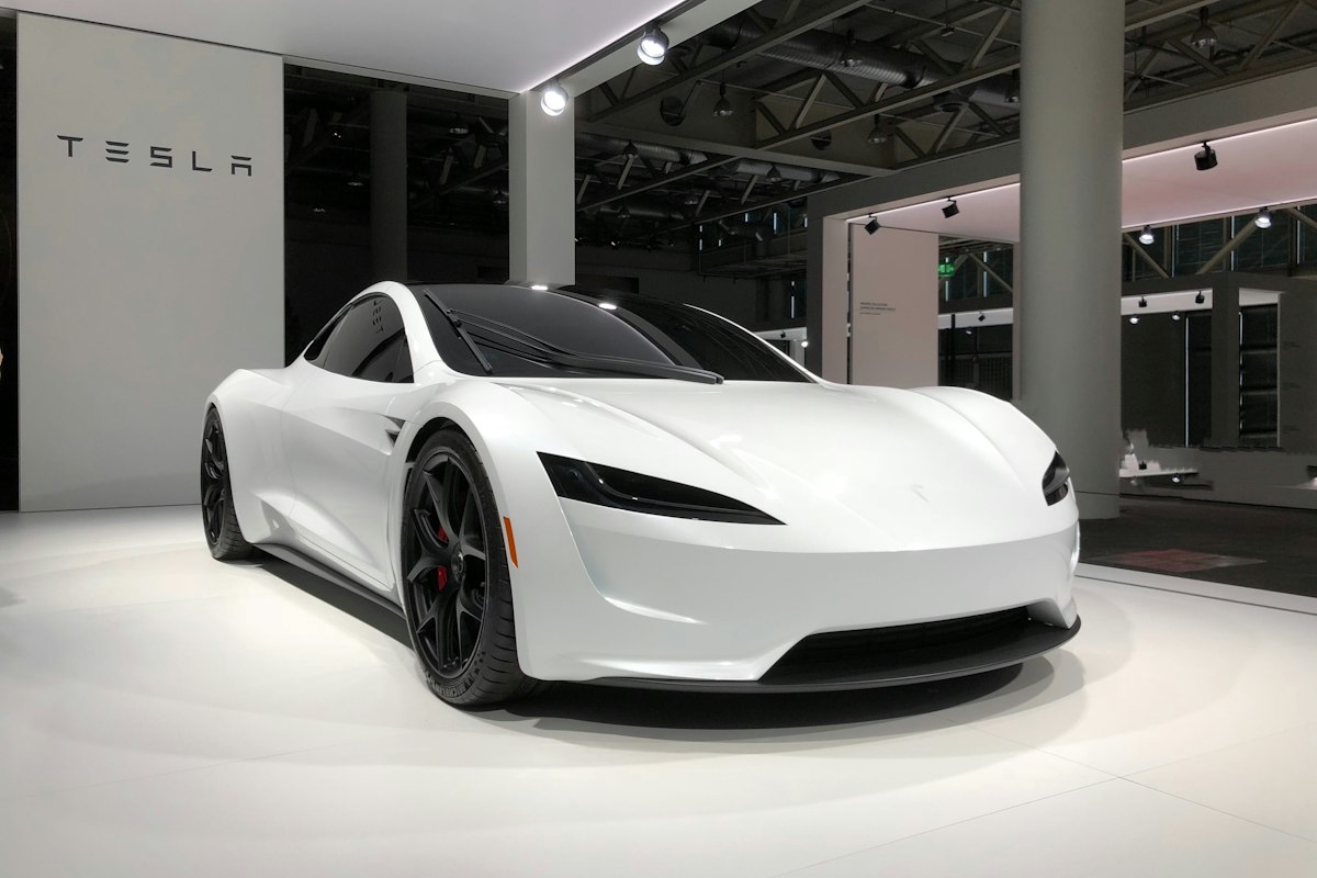 从加速到飞行：Tesla打开出行新维度